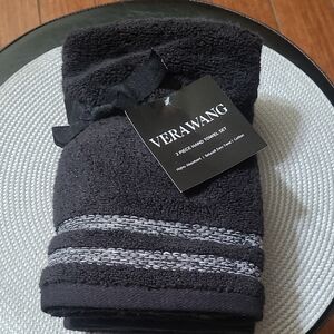Vera Wang Hand Towels